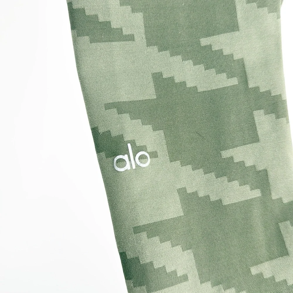 Alo Airbrush Leggings in Jungle Green Houndstooth size XS